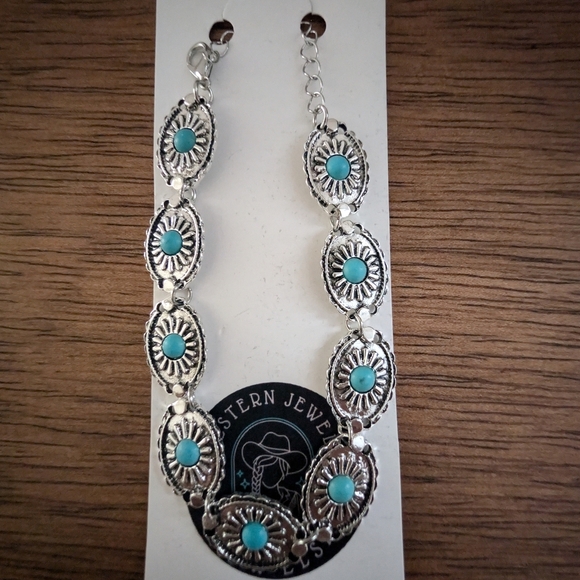 Turquoise and Silver Floral Bracelet - Picture 4 of 6